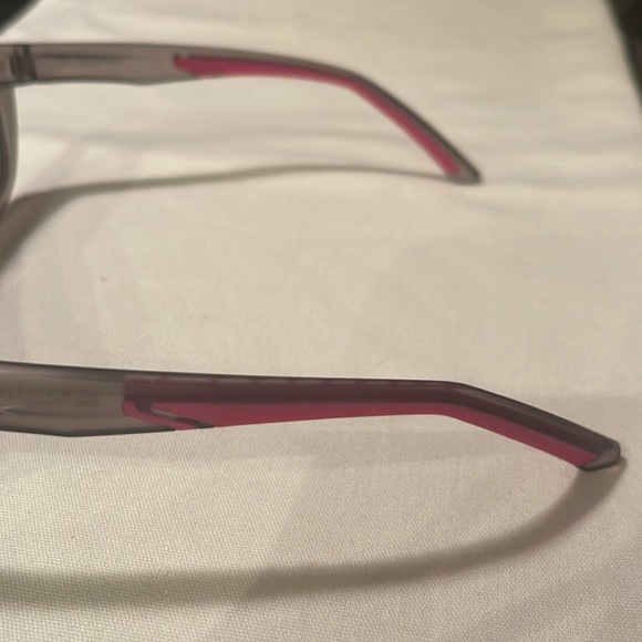 REEBOK RBOP 2103 matte black plastic frames, pink/gold lens.Comfort nose pads - Picture 8 of 9